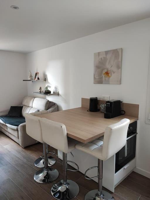 Charmant Appartement 2 Pieces Proche Disneyland Villeneuve-Saint-Denis المظهر الخارجي الصورة